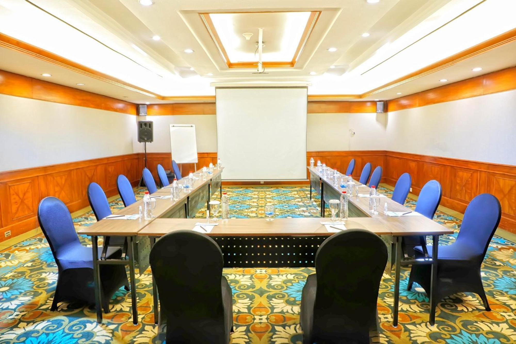 בוגור Lido Lake Resort By Mnc Hotel מראה חיצוני תמונה