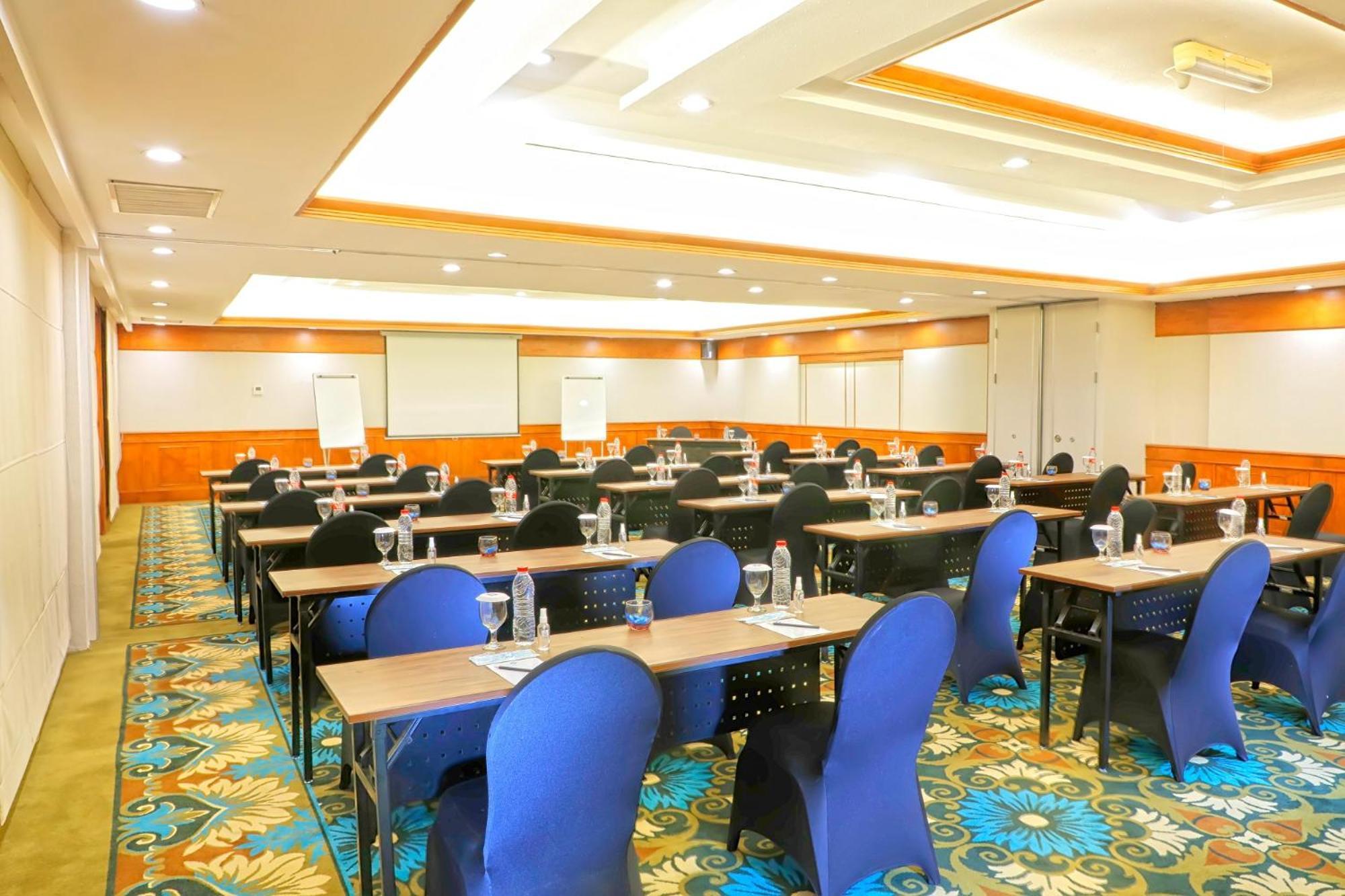 בוגור Lido Lake Resort By Mnc Hotel מראה חיצוני תמונה